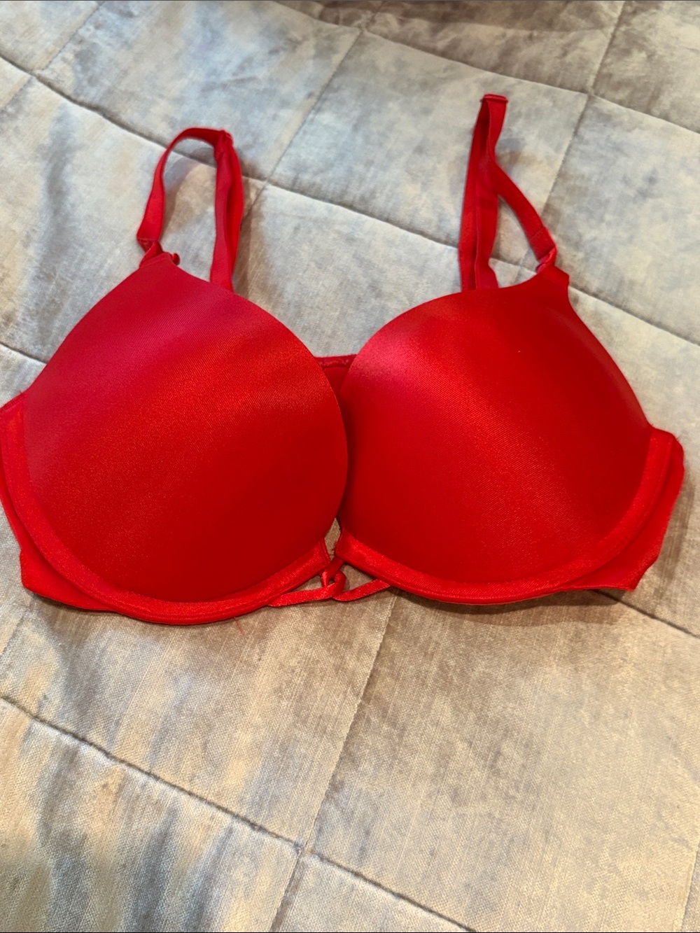 Victoria's Secret Red Miraculous Molded Push-Up Bra 32B